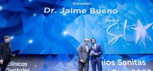Jaime Bueno, periodoncista de nuestra clínica, distinguido en los VI Sanitas Dental Star
