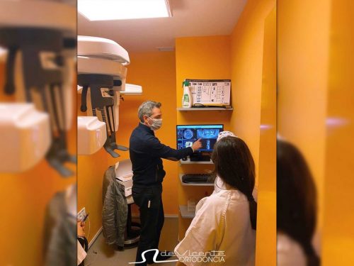 Imagen del formador del escáner dental 3D en Granada